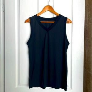 Automet V neck sleeveless shirt